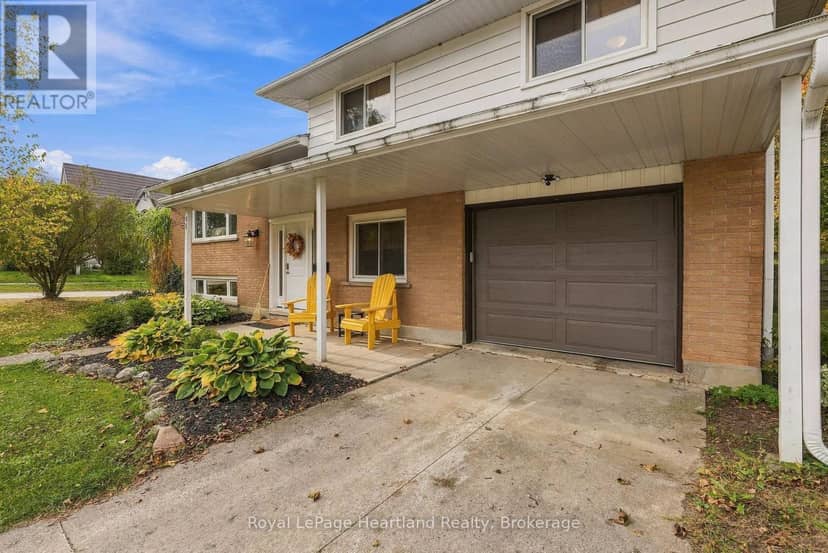 11 William Street N, Minto, photo 2