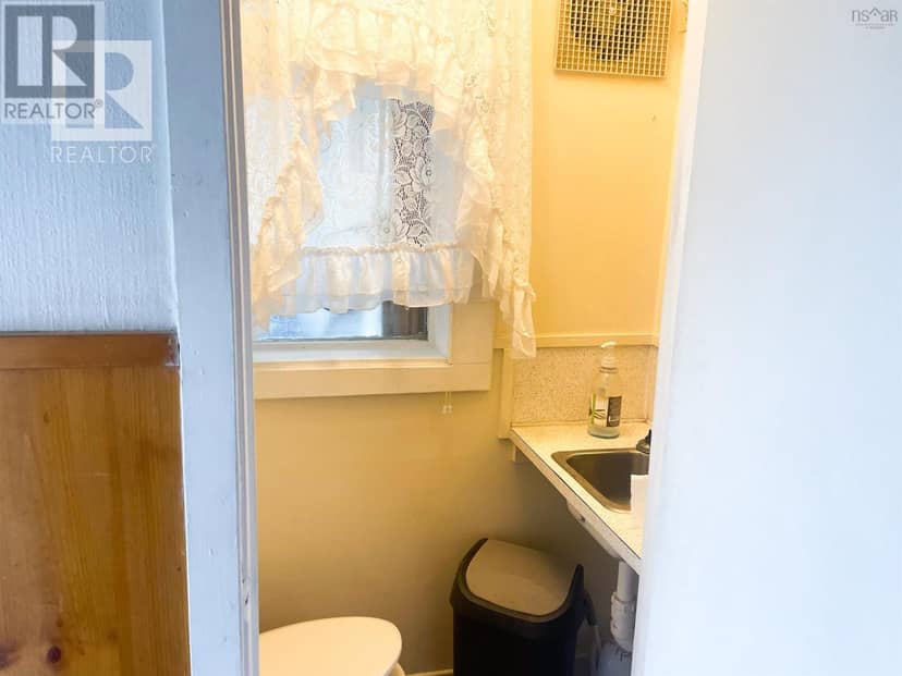 11 Harbourview Drive — photo 16 of 36