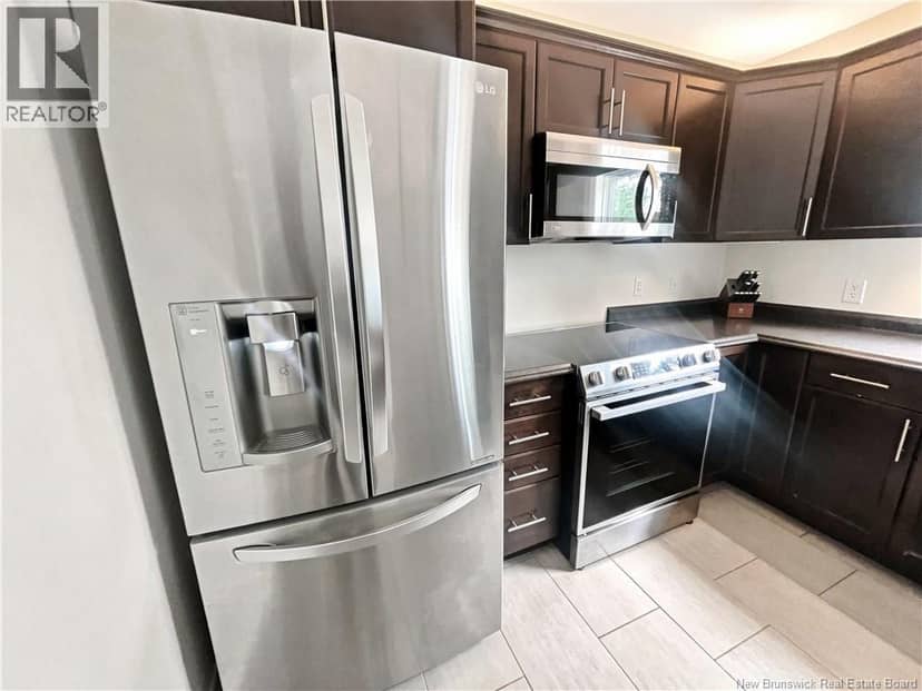 126 Chianti Street — photo 4 of 40