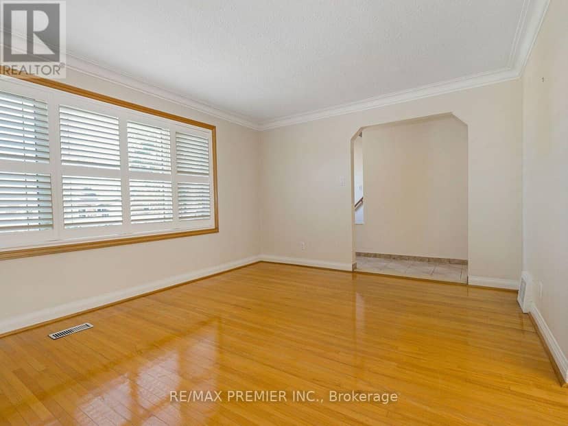 7 Mayall Avenue — photo 7 of 40