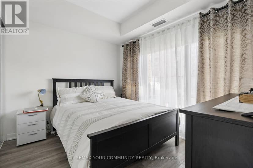 404 - 430 Roncesvalles Avenue — photo 11 of 26