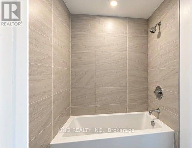 525 - 270 Dufferin Street S — photo 15 of 17