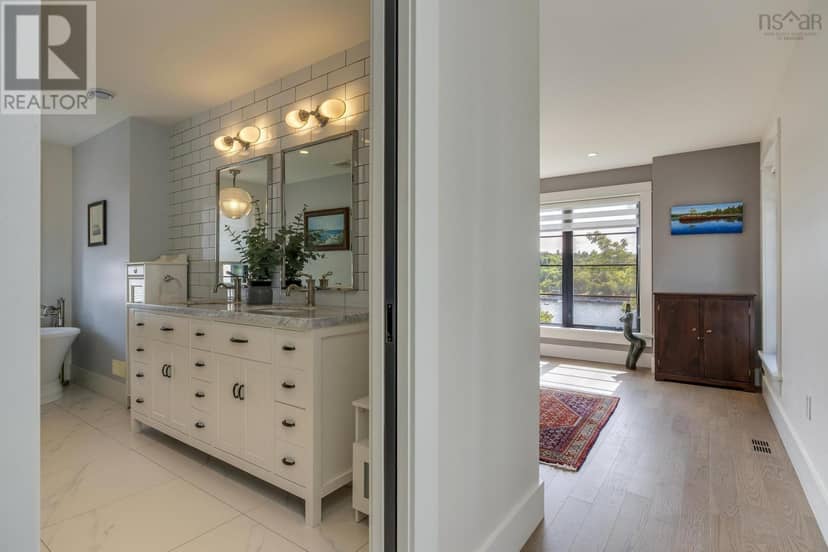 1170 Rockcliffe Street — photo 30 of 40