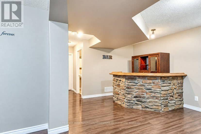 1651 Crimson Crescent — photo 31 of 40