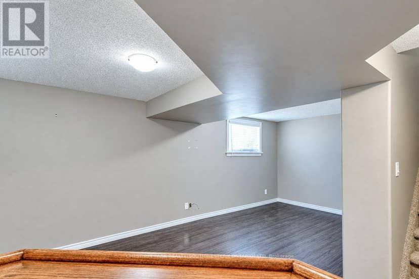 1651 Crimson Crescent — photo 34 of 40