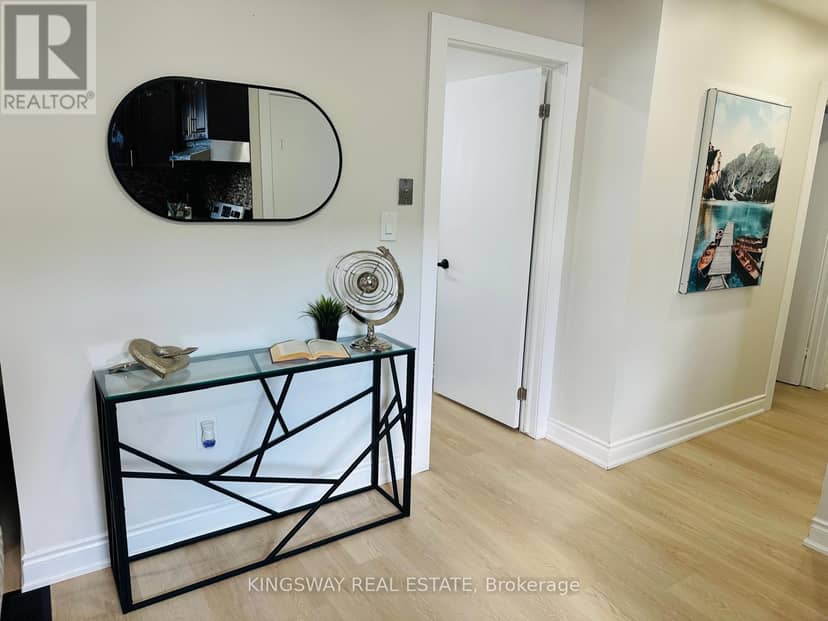 35 Silver Aspen Crescent — photo 9 of 36