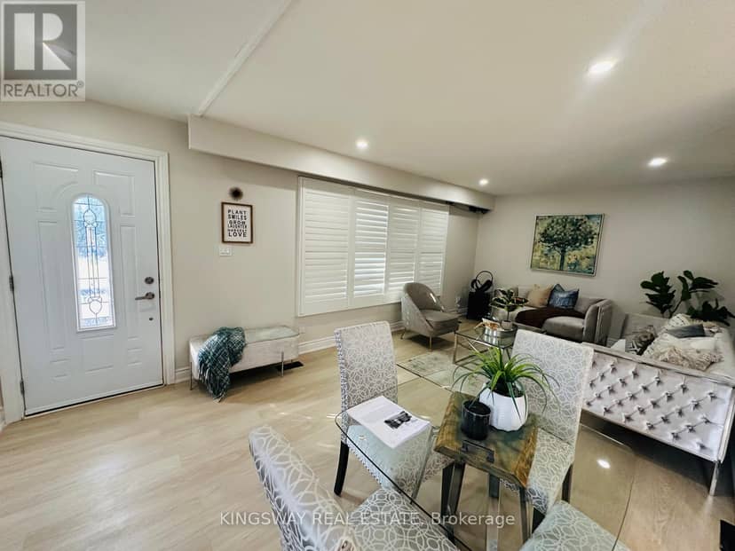 35 Silver Aspen Crescent — photo 6 of 36