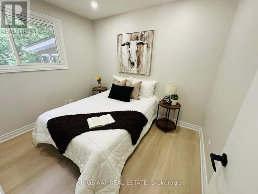 35 Silver Aspen Crescent — photo 19 of 36