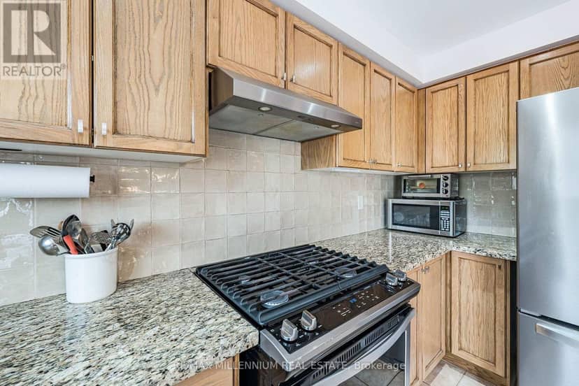 90 Ronan Crescent — photo 20 of 40