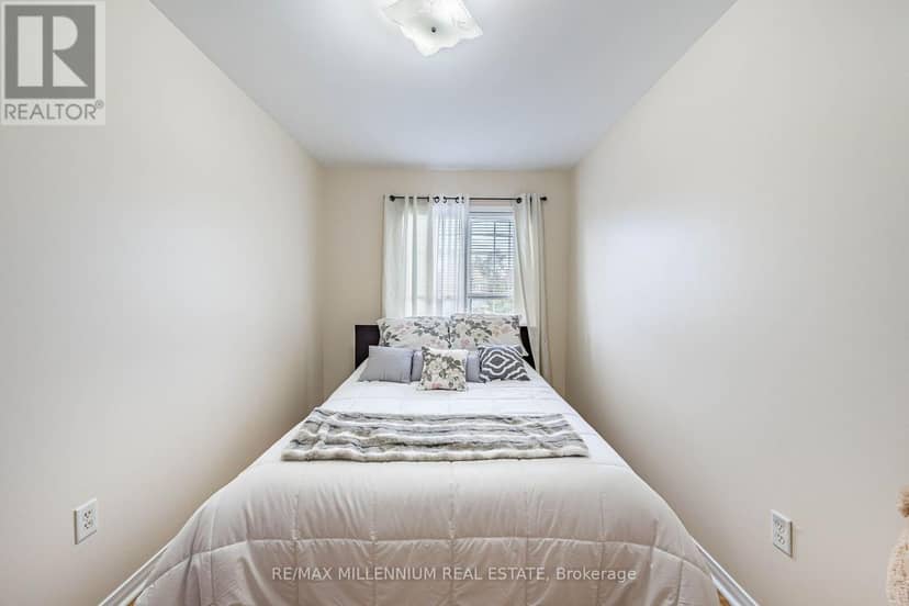90 Ronan Crescent — photo 34 of 40