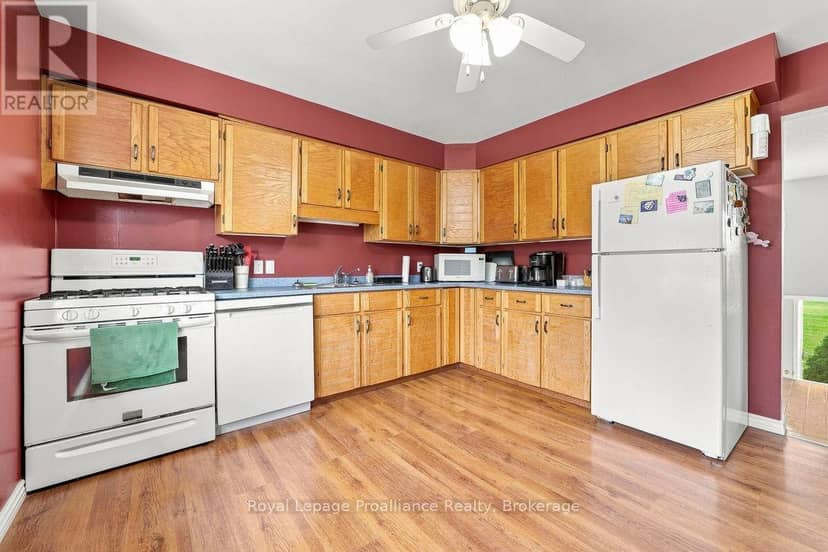2631 62 Highway — photo 18 of 40