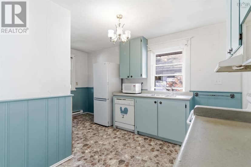 406 Main Street — photo 14 of 25