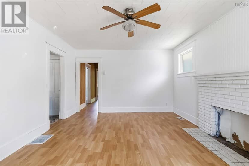 406 Main Street — photo 10 of 25