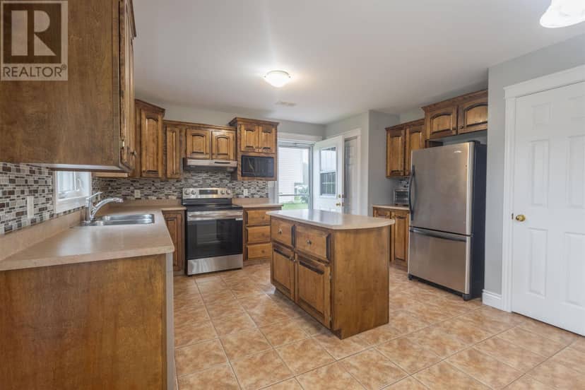 35 Barbour Circle — photo 12 of 40