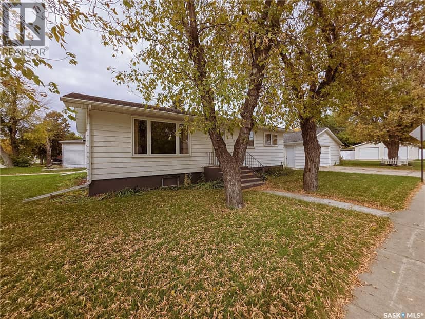 202 7th AVENUE W, Melville, photo 2