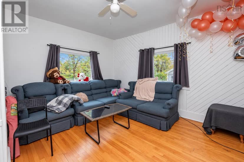 208 Whitney Avenue — photo 17 of 32