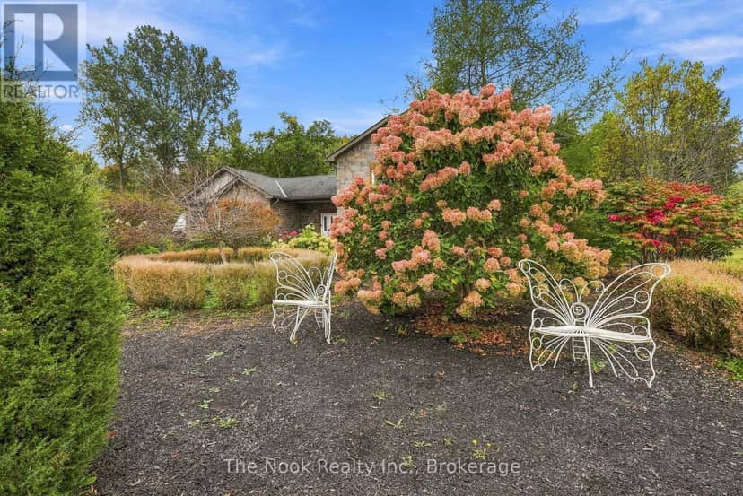 21611 Loyalist Parkway, Prince Edward County, photo 8