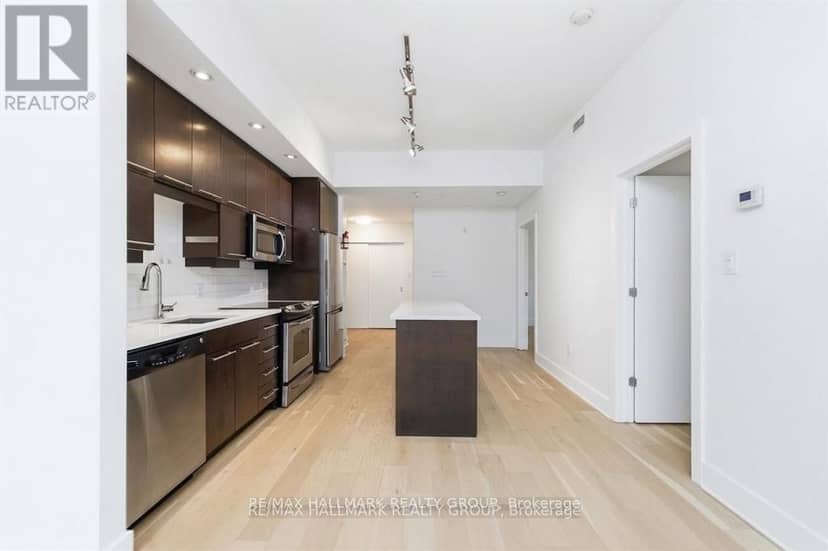 611 - 101 Richmond Road — photo 13 of 32