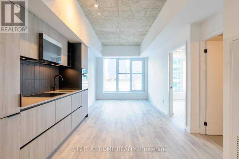 704 - 2 Augusta Avenue — photo 2 of 17
