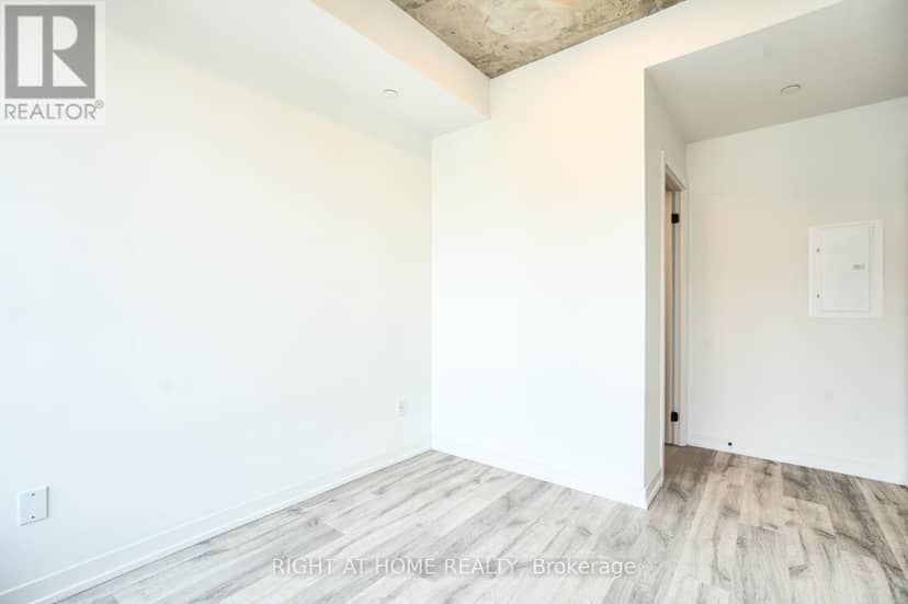 704 - 2 Augusta Avenue — photo 6 of 17