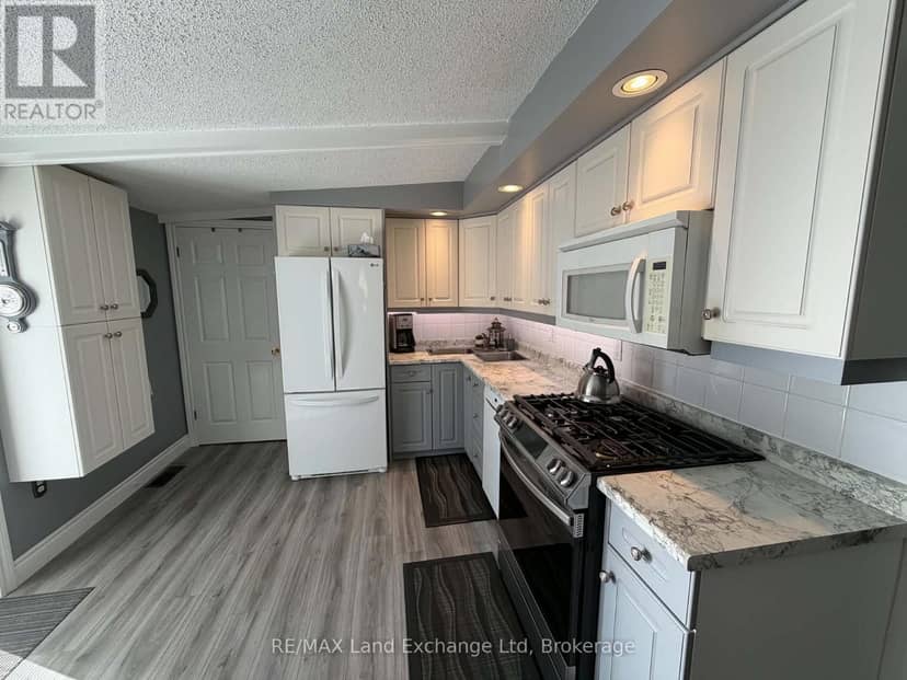 118 Victoria Street E, North Huron, photo 6