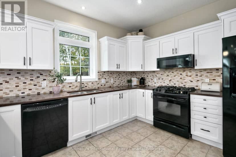 118 Landry Lane — photo 10 of 40