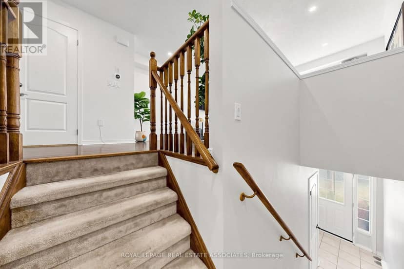 22 Benjamin Way — photo 10 of 40