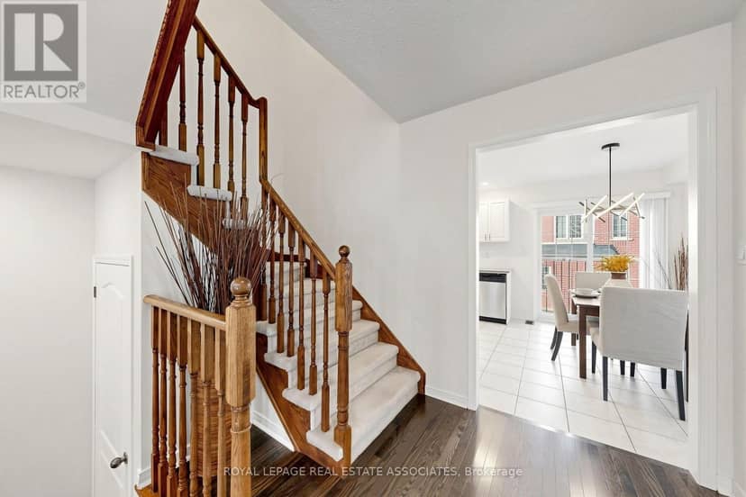 22 Benjamin Way — photo 11 of 40