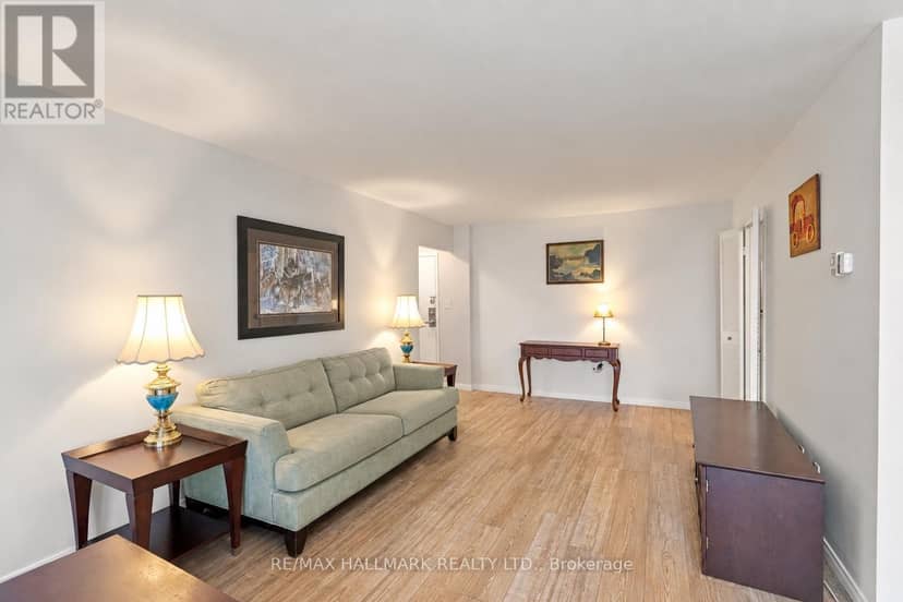 1419 - 1 Massey Square, Toronto, photo 2