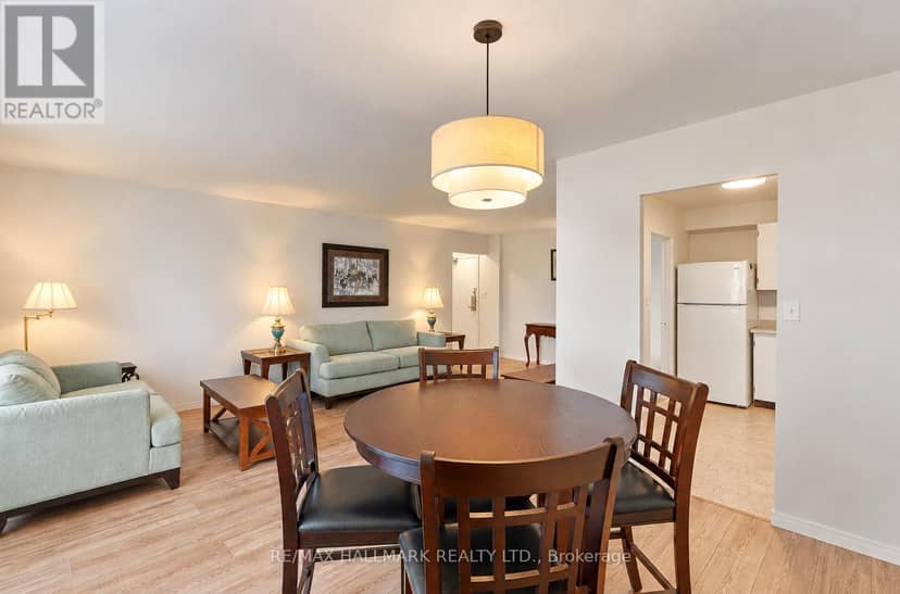 1419 - 1 Massey Square, Toronto, photo 4