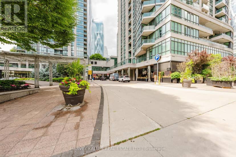 3211 - 16 Yonge Street — photo 29 of 40