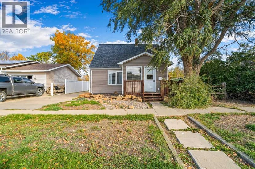 106 8 Avenue W, Bow Island, photo 2
