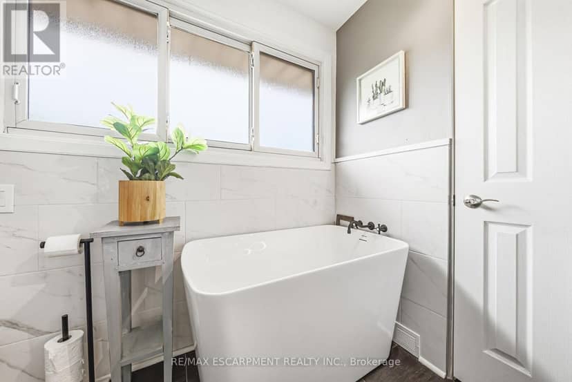 364 Fennell Avenue W — photo 22 of 40