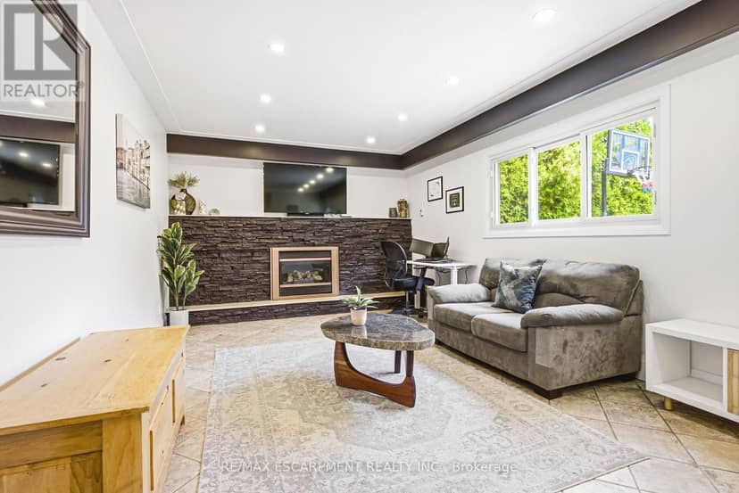 364 Fennell Avenue W — photo 14 of 40