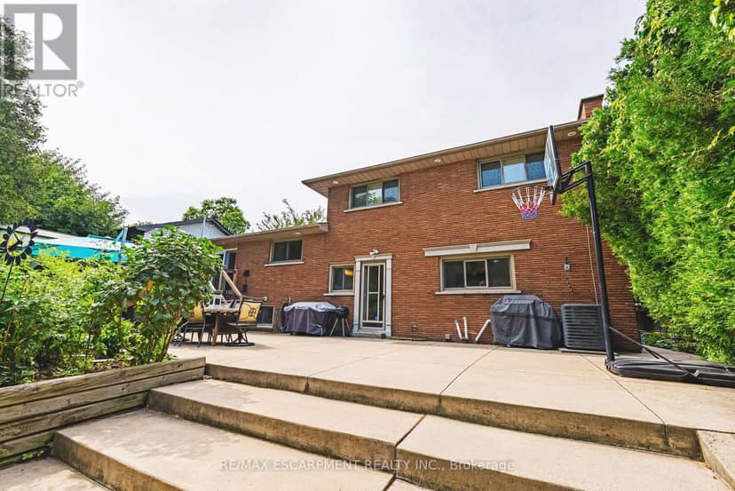 364 Fennell Avenue W — photo 37 of 40