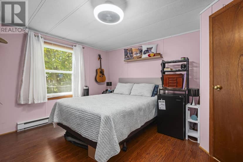 47 Earleton Avenue — photo 14 of 17