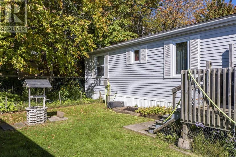 47 Earleton Avenue, Dartmouth, photo 2