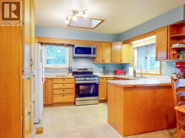 4678 ONTARIO AVE, Powell River, photo 2