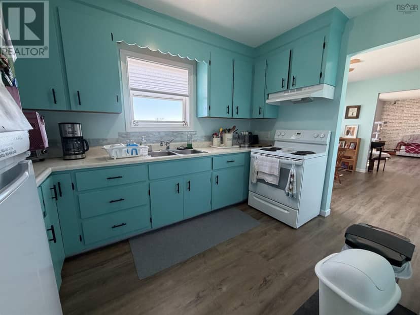 28019 Highway 7 — photo 10 of 40