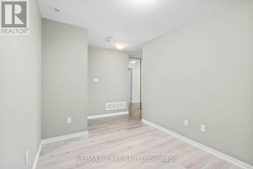 A04 - 26 Bruce Street — photo 16 of 25