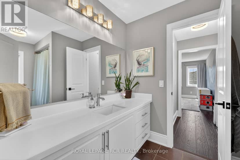 14 Emerald Heights Drive — photo 23 of 38