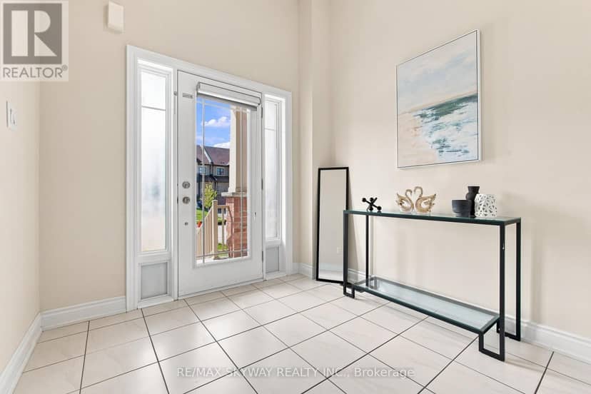 60 Lorne Thomas Place — photo 9 of 40