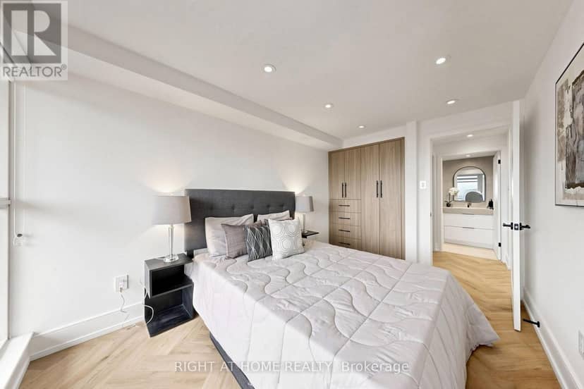 1506 - 7 Townsgate Drive — photo 34 of 40
