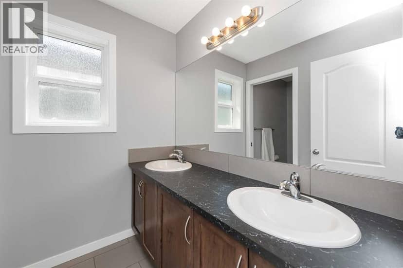 78 Hillcrest Street SW — photo 34 of 40