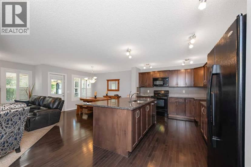 78 Hillcrest Street SW — photo 10 of 40