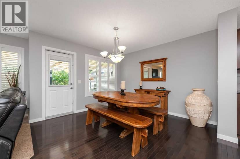 78 Hillcrest Street SW — photo 11 of 40