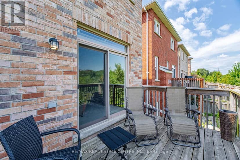 2425 Quetico Crescent — photo 16 of 40