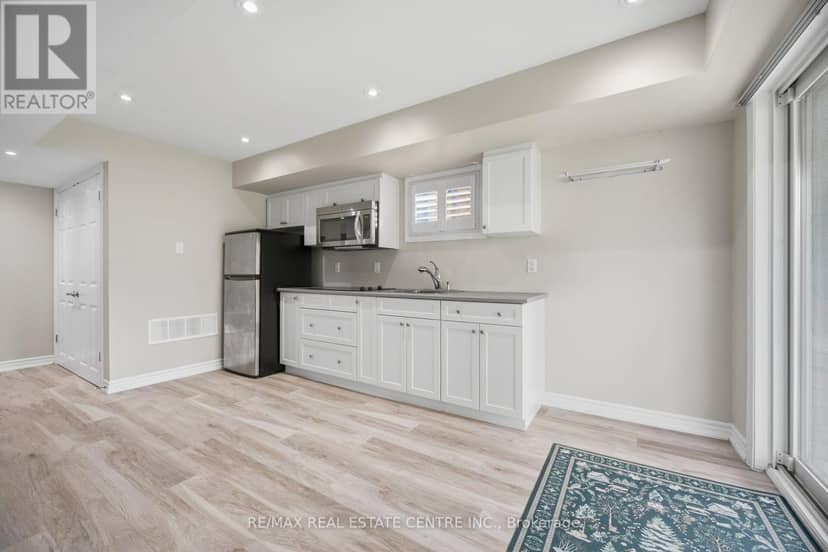 2425 Quetico Crescent — photo 39 of 40