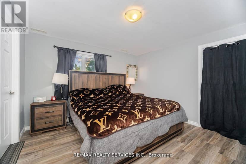 32 Caledon Street — photo 23 of 33