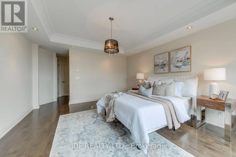 402 - 111 Forsythe Street — photo 15 of 35